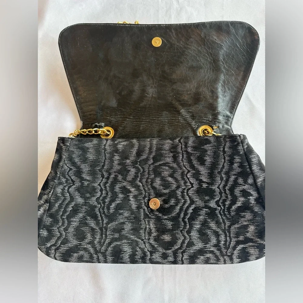 Vintage Annere Elegant Black Purse with Gold Chain Made in Venezuela